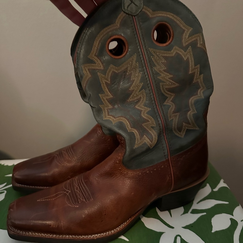 Men’s Justin boots